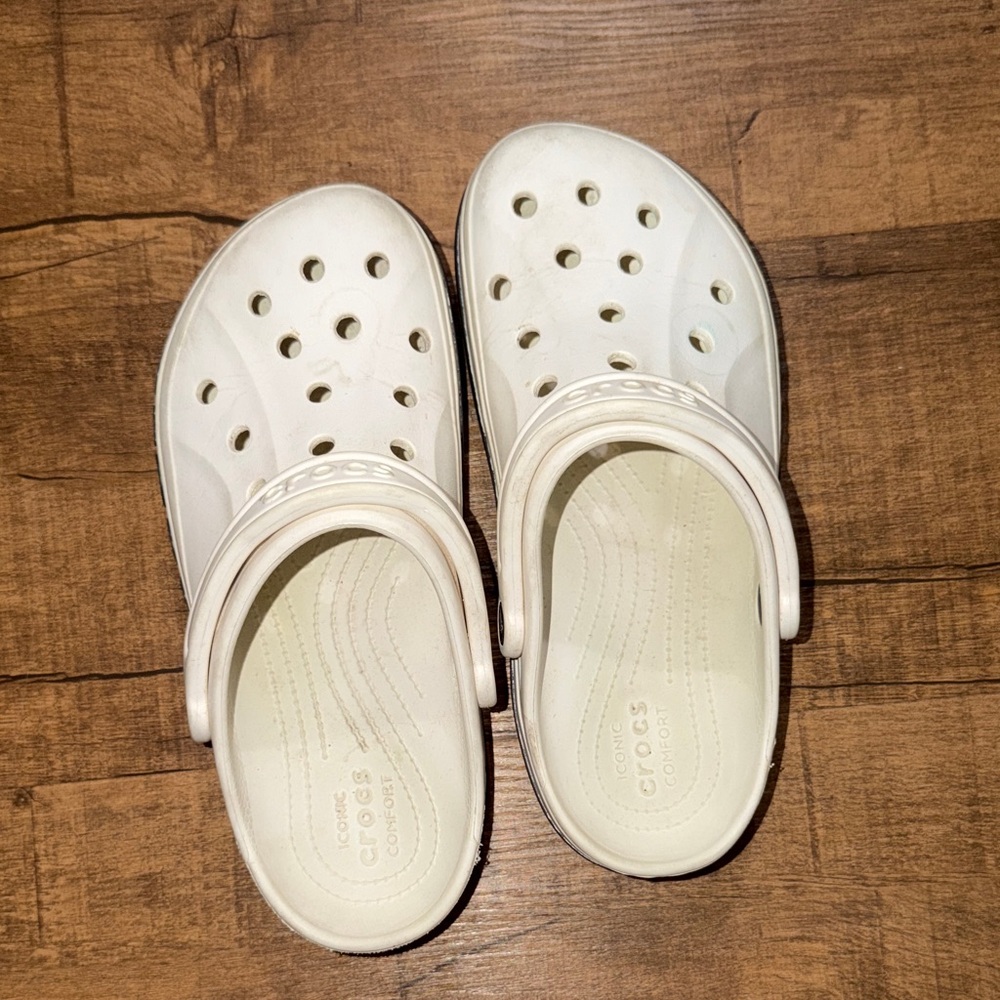 CROCS  Classic White Sandals